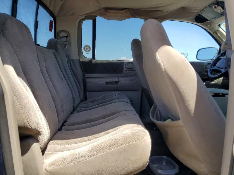 Photo 10 from auction – 2002 DODGE DAKOTA with VIN 1B7HL48N12S551014