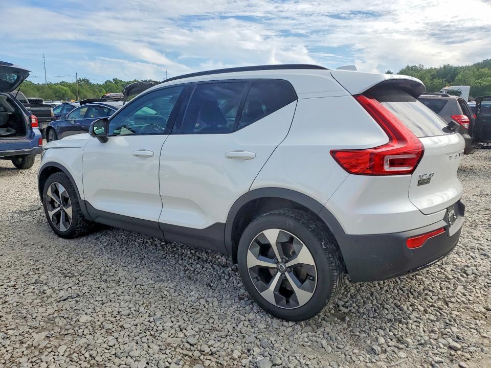 Photo 2 from auction – 2024 VOLVO XC40 with VIN YV4L12UL8R2347875