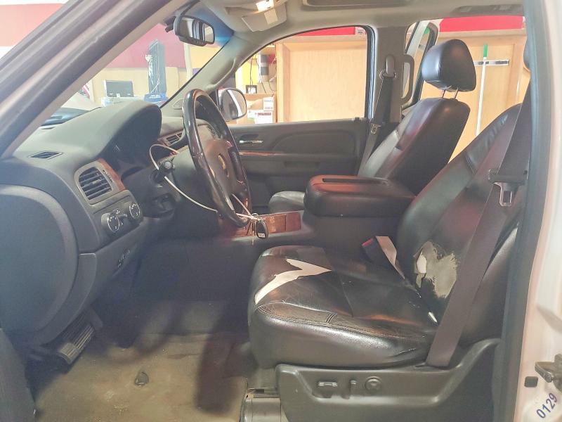 Photo 7 from auction – 2011 CHEVROLET TAHOE with VIN 1GNSKCE06BR398463