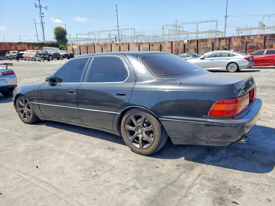 Zdjęcie 2 z aukcji – 1993 LEXUS LS z VIN JT8UF11E8P0168266