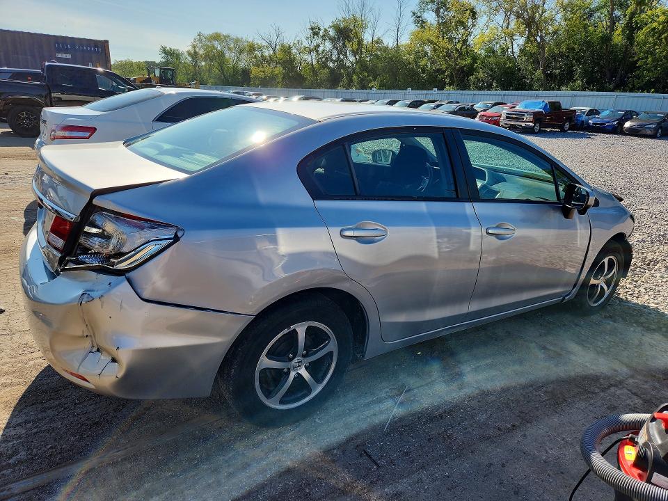 Photo 3 from auction – 2015 HONDA CIVIC with VIN 19XFB2F75FE094414