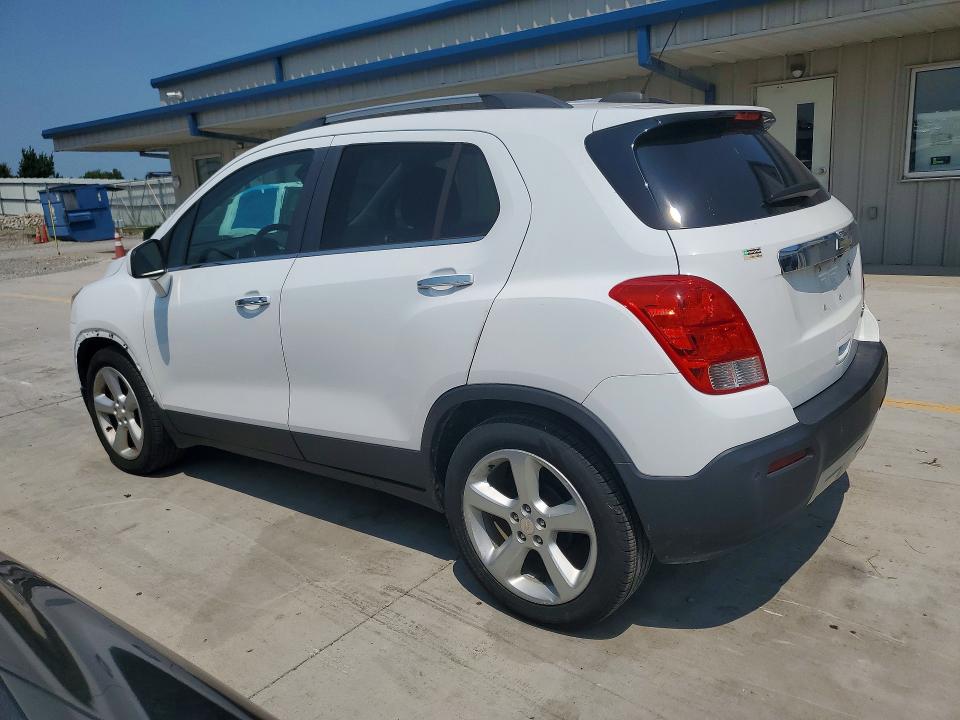 Photo 2 from auction – 2016 CHEVROLET TRAX with VIN 3GNCJMSB2GL204738