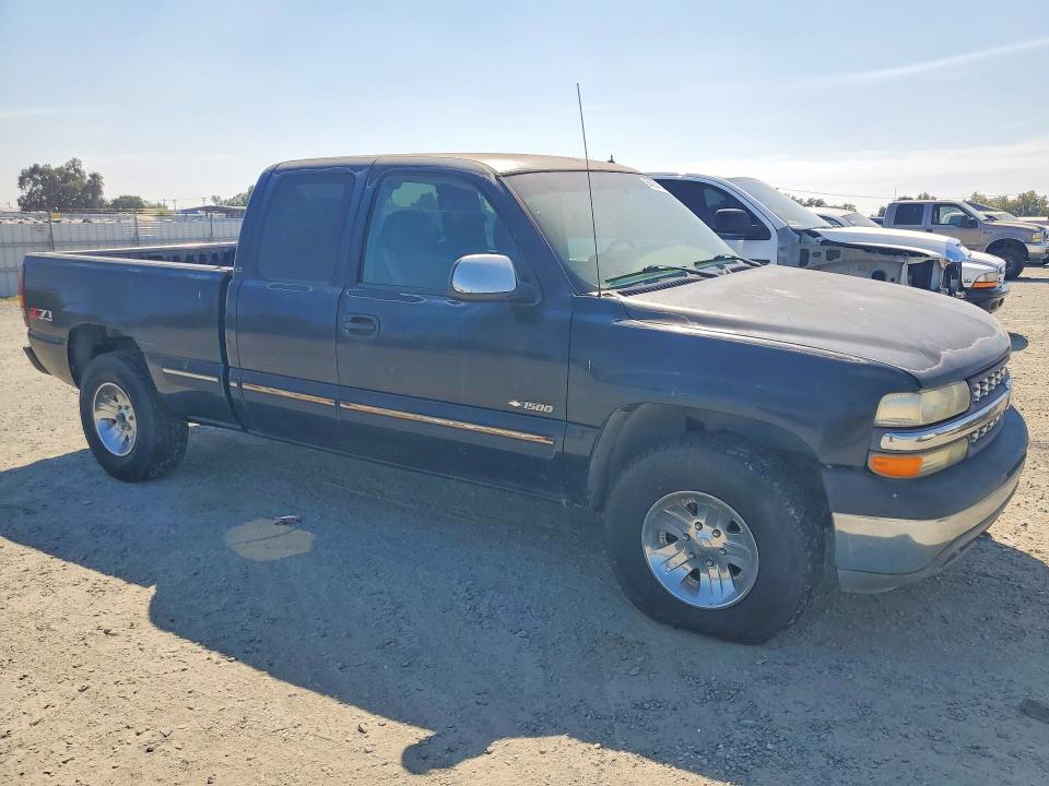 Photo 4 from auction – 2002 CHEVROLET SILVERADO with VIN 1GCEK19T52Z145083