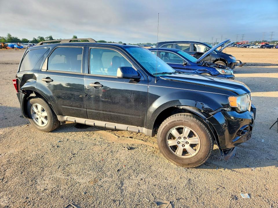 Zdjęcie 4 z aukcji – 2009 FORD ESCAPE z VIN 1FMCU03719KA38327