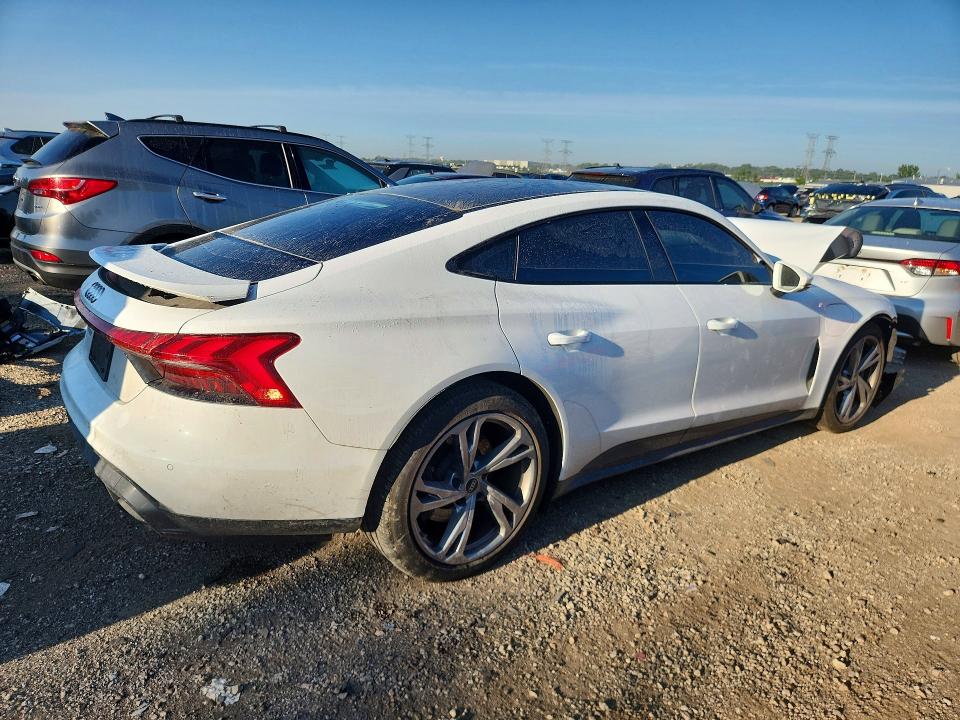 Photo 3 from auction – 2022 AUDI E-TRON GT with VIN WAUFJBFW9N7008107