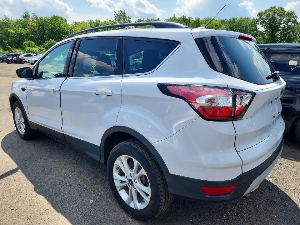 Photo 2 from auction – 2018 FORD ESCAPE with VIN 1FMCU9GD7JUD06312