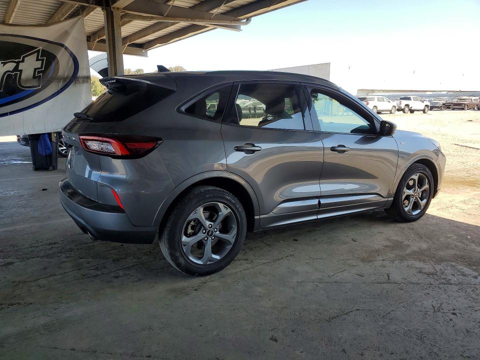 Photo 3 from auction – 2023 FORD ESCAPE with VIN 1FMCU0MN8PUA79763