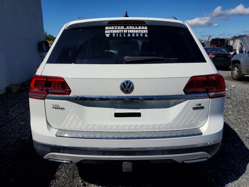 Photo 6 from auction – 2018 VOLKSWAGEN ATLAS with VIN 1V2NR2CA7JC560642