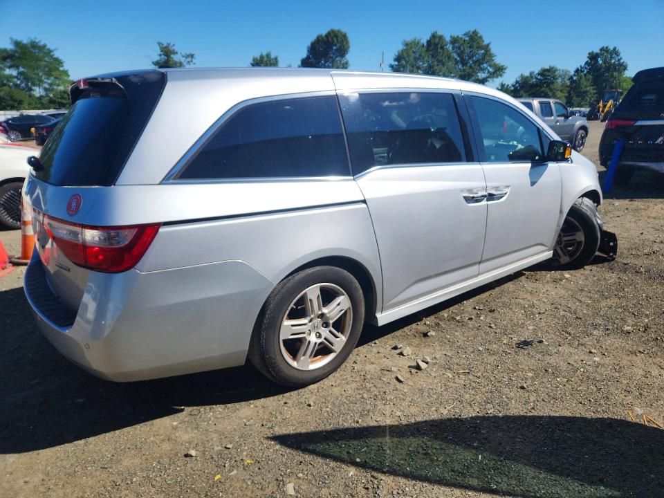 Photo 3 from auction – 2011 HONDA ODYSSEY with VIN 5FNRL5H9XBB043876