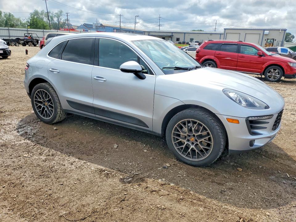 Photo 4 from auction – 2016 PORSCHE MACAN with VIN WP1AB2A56GLB44700