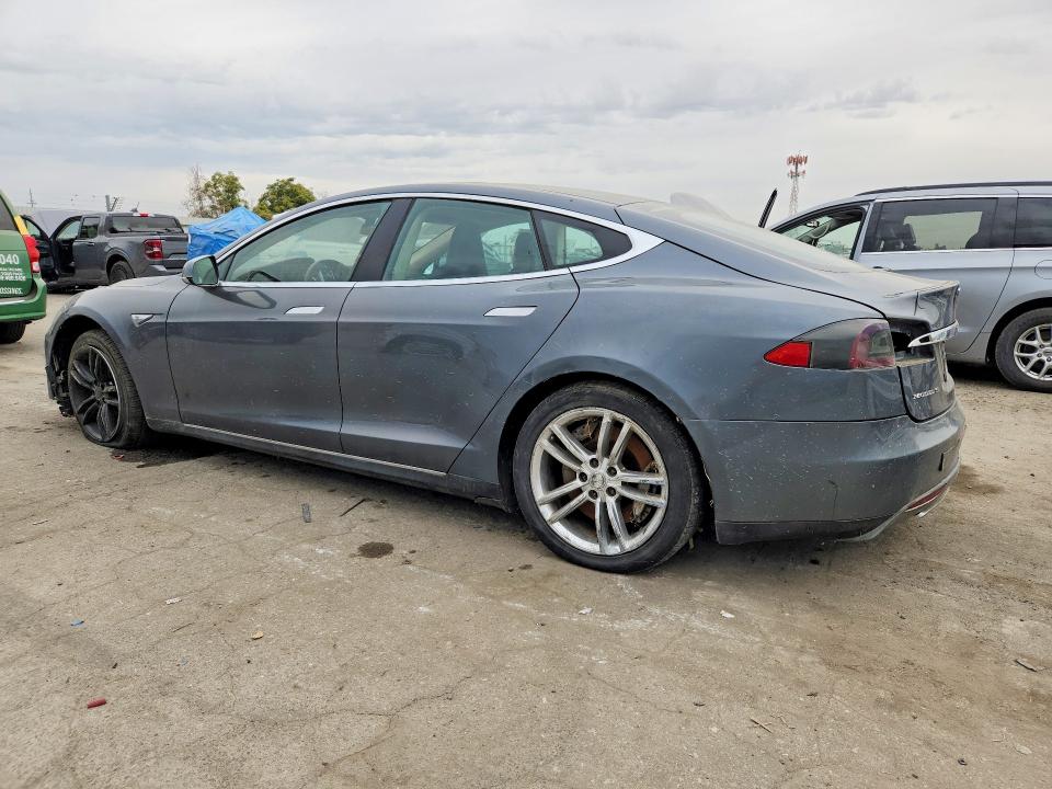 Photo 2 from auction – 2013 TESLA MODEL S with VIN 5YJSA1CNXDFP28886