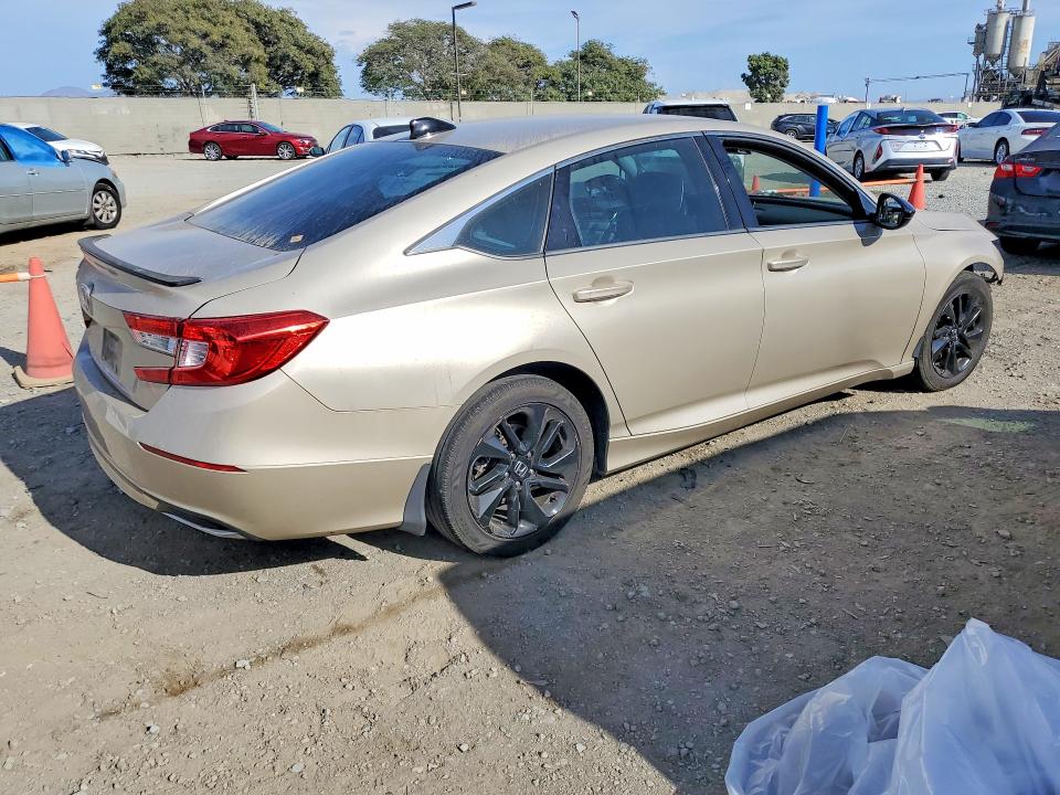 Photo 3 from auction – 2018 HONDA ACCORD with VIN 1HGCV1F18JA223372
