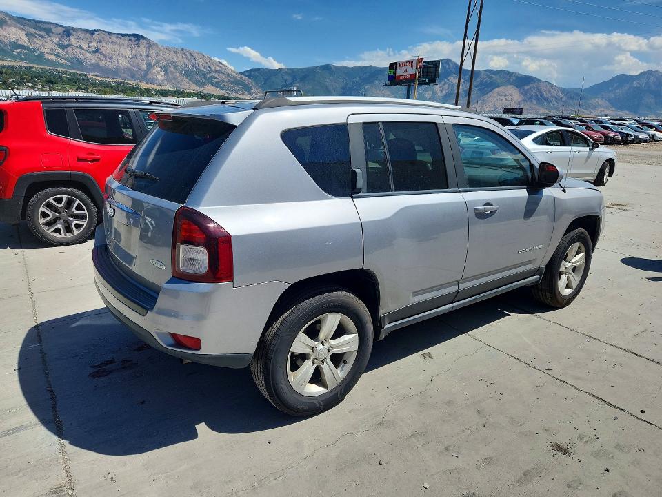 Photo 3 from auction – 2016 JEEP COMPASS with VIN 1C4NJDEB5GD616719