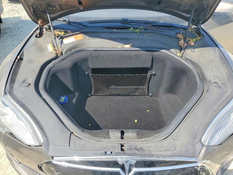 Photo 11 from auction – 2016 TESLA MODEL S with VIN 5YJSA1E13GF133974
