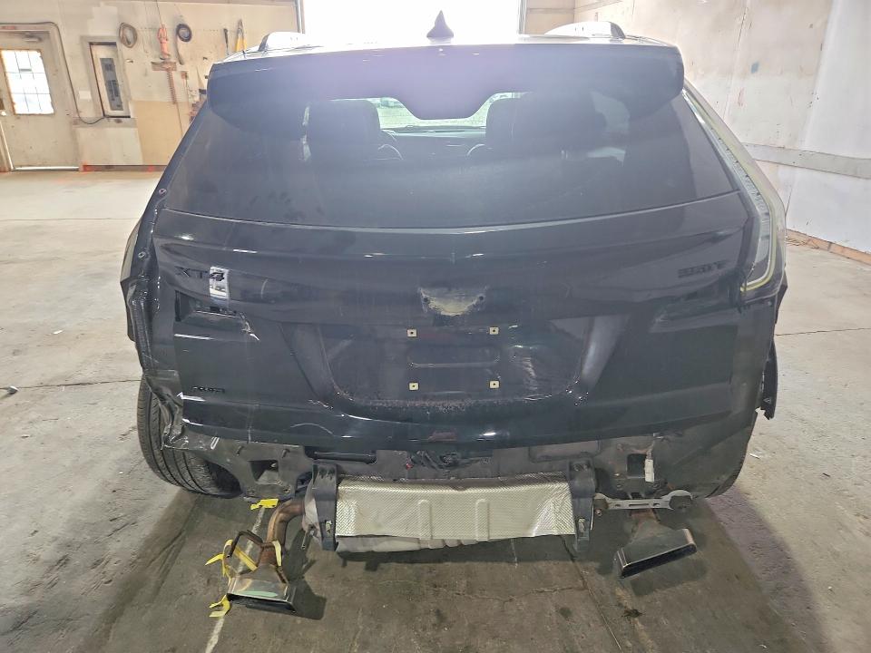 Foto 6 de la subasta – 2023 CADILLAC XT4 con VIN 1GYFZFR47PF176036