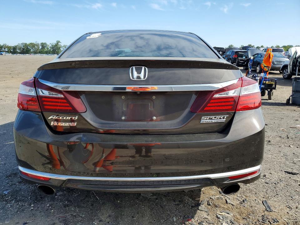 Photo 6 from auction – 2017 HONDA ACCORD with VIN 1HGCR2F18HA063451