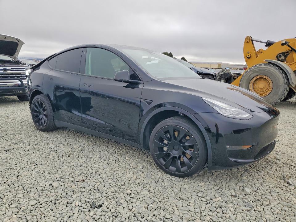 Снимка 4 от търг – 2022 TESLA MODEL Y с VIN 7SAYGAEE7NF490036