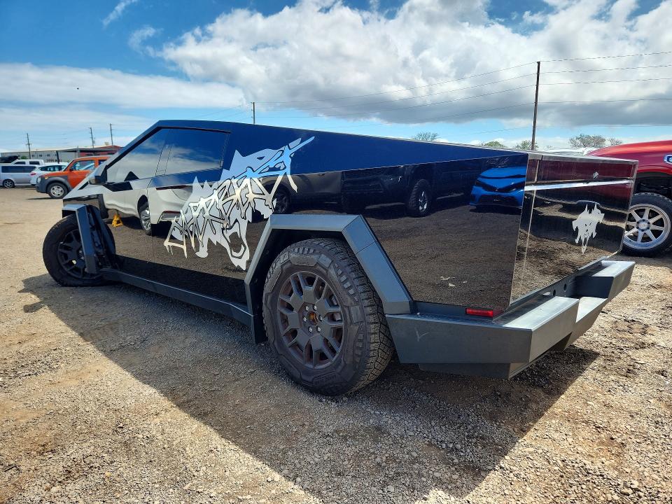 Photo 2 from auction – 2024 TESLA CYBERTRUCK with VIN 7G2CEHEE2RA026531