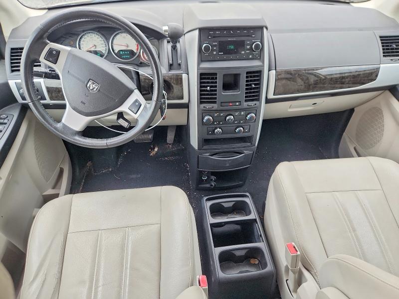 Photo 8 from auction – 2010 DODGE GRAND CARAVAN with VIN 2D4RN5DX2AR446612
