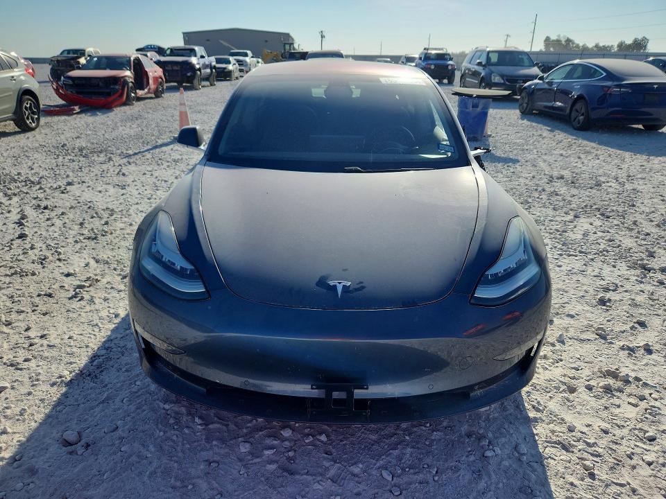 Foto 5 de la subasta – 2019 TESLA MODEL 3 con VIN 5YJ3E1EA0KF300731
