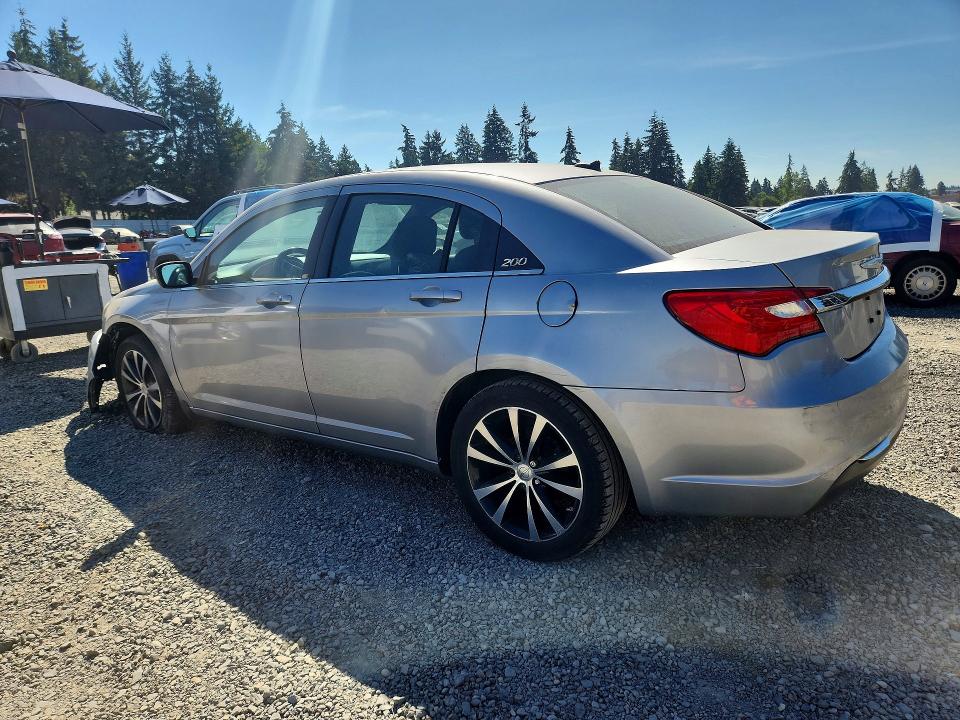 Photo 2 from auction – 2014 CHRYSLER 200 with VIN 1C3CCBBB6EN132399