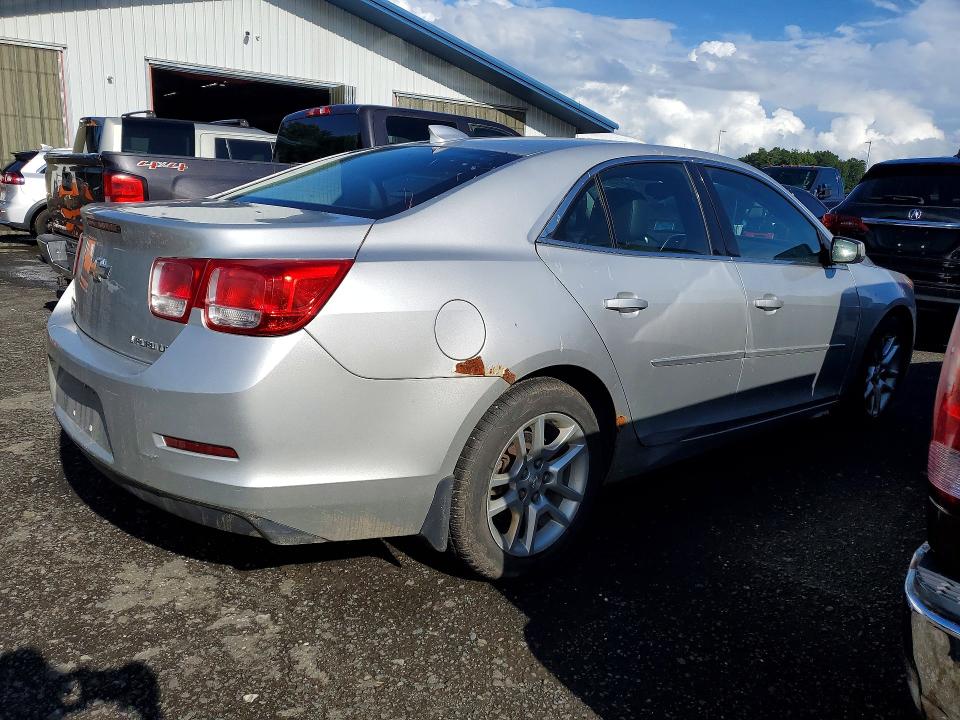 Photo 3 from auction – 2015 CHEVROLET MALIBU with VIN 1G11C5SL2FF202031