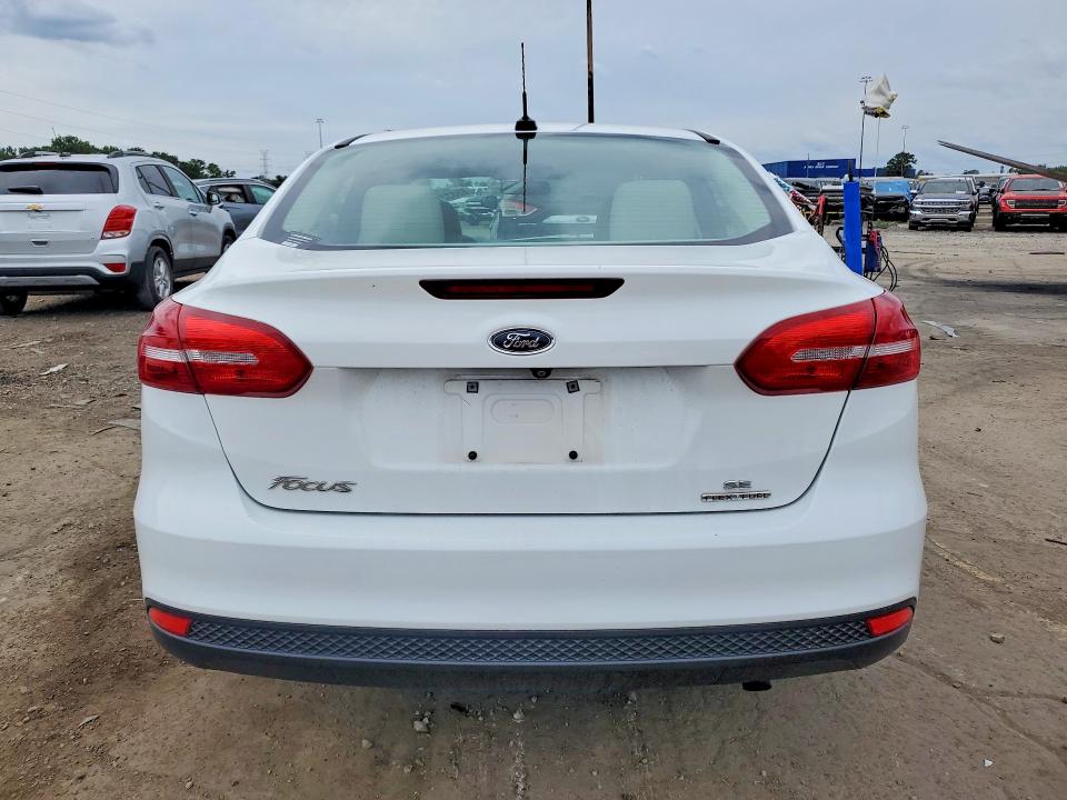 Photo 6 from auction – 2016 FORD FOCUS with VIN 1FADP3F23GL239080