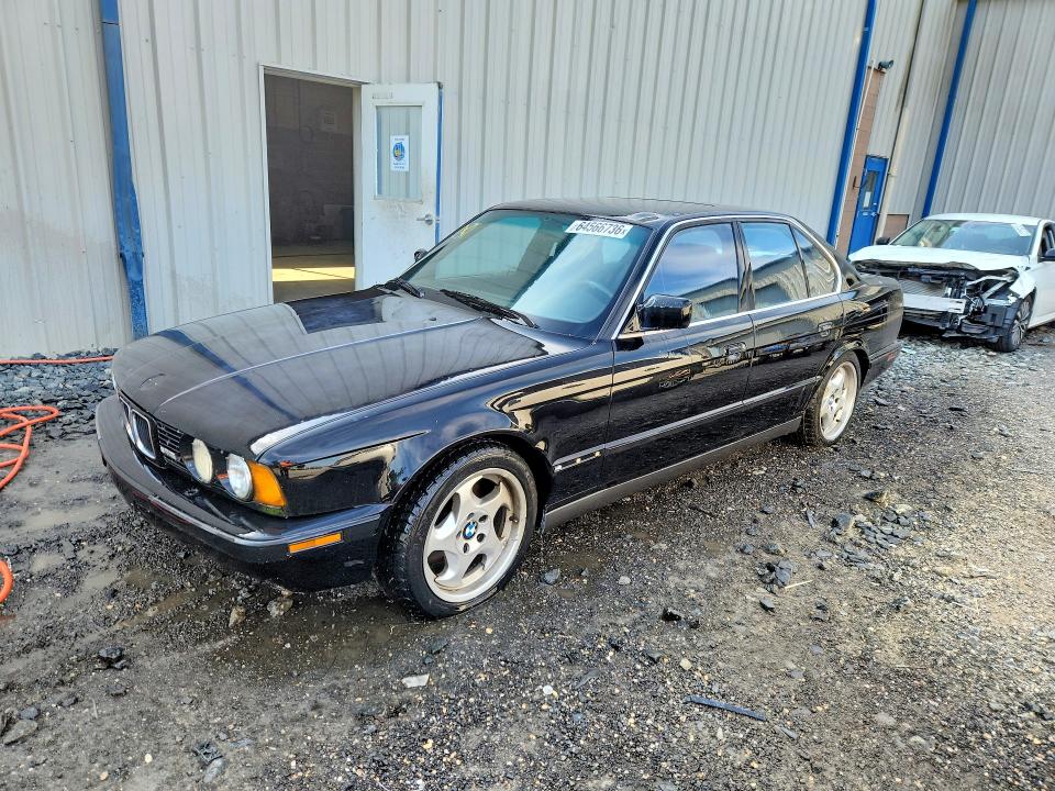 BMW M5 1991 с VIN WBSHD9316MBK05650 - Фото с аукциона