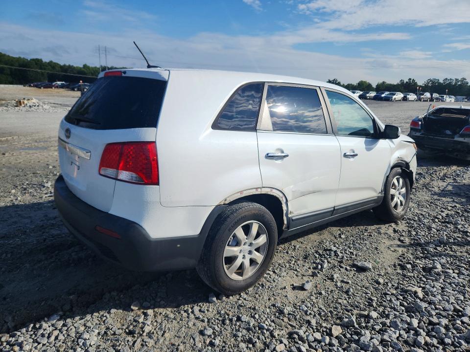 Photo 3 from auction – 2011 KIA SORENTO with VIN 5XYKTCA16BG020260