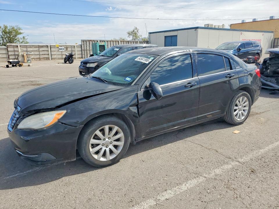 CHRYSLER 200 2013 with VIN 1C3CCBBB7DN584585 - Photo from auction