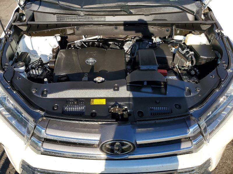 Photo 12 from auction – 2018 TOYOTA HIGHLANDER with VIN 5TDDZRFH2JS803044