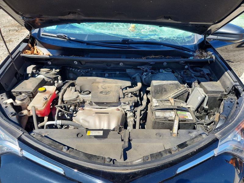 Photo 11 from auction – 2018 TOYOTA RAV4 with VIN 2T3BFREV2JW820433
