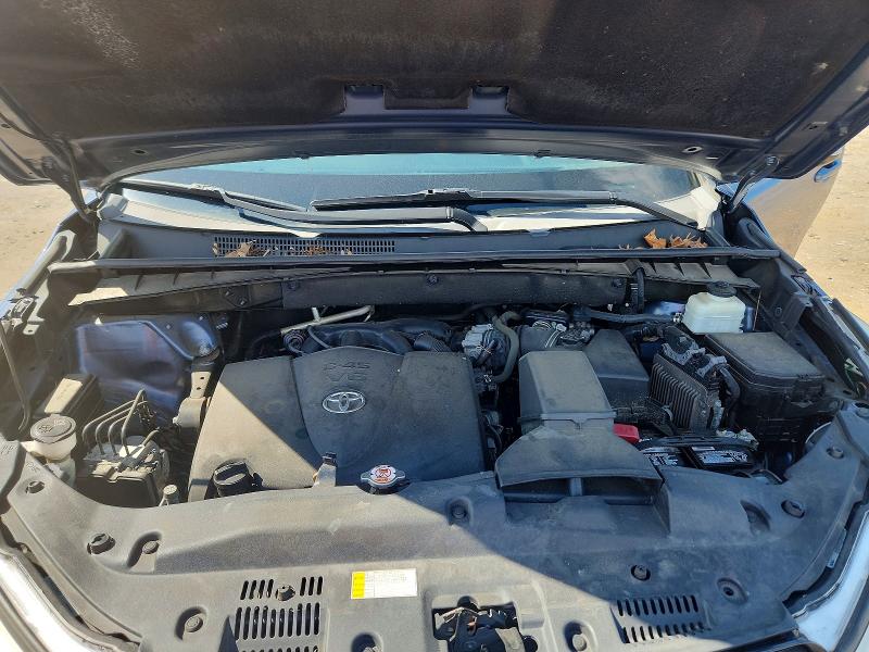 Photo 11 from auction – 2019 TOYOTA HIGHLANDER with VIN 5TDBZRFH7KS734554