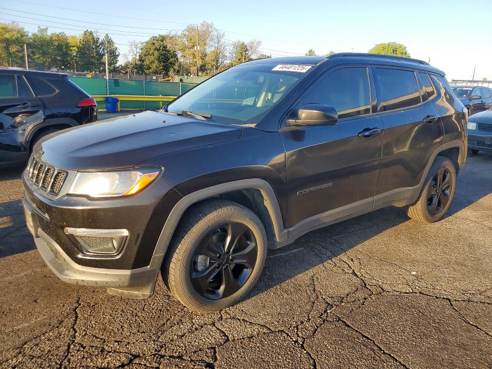 JEEP COMPASS 2019 with VIN 3C4NJDBB6KT621337 - Photo from auction