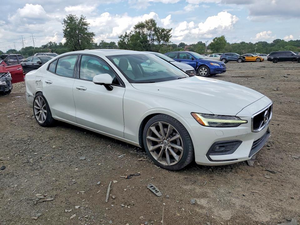 Foto 4 de la subasta – 2019 VOLVO S60 con VIN 7JR102FK4KG007618