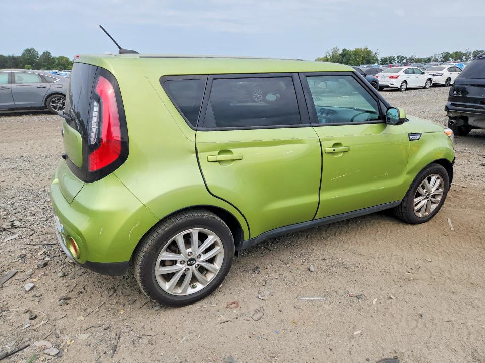 Photo 3 from auction – 2017 KIA SOUL with VIN KNDJP3A58H7877673