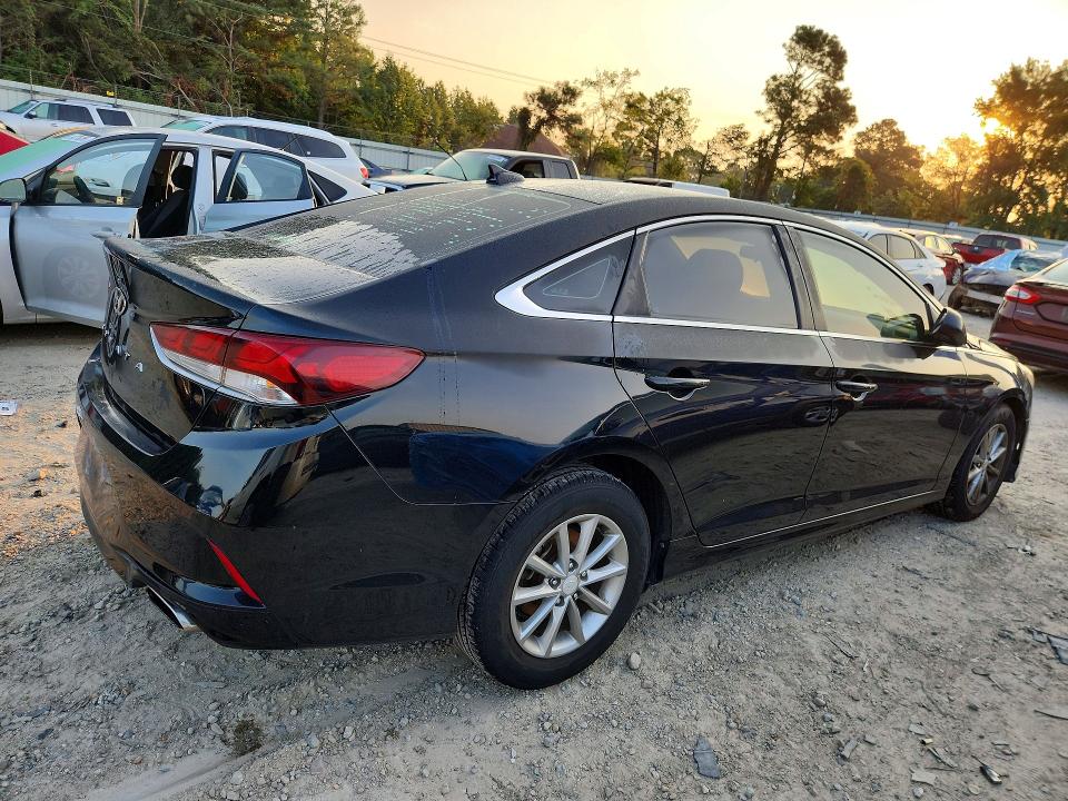 Photo 3 from auction – 2018 HYUNDAI SONATA with VIN 5NPE24AF7JH704565