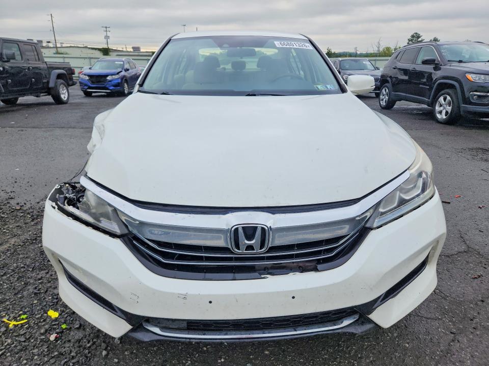 Photo 5 from auction – 2017 HONDA ACCORD with VIN JHMCR6F38HC012770