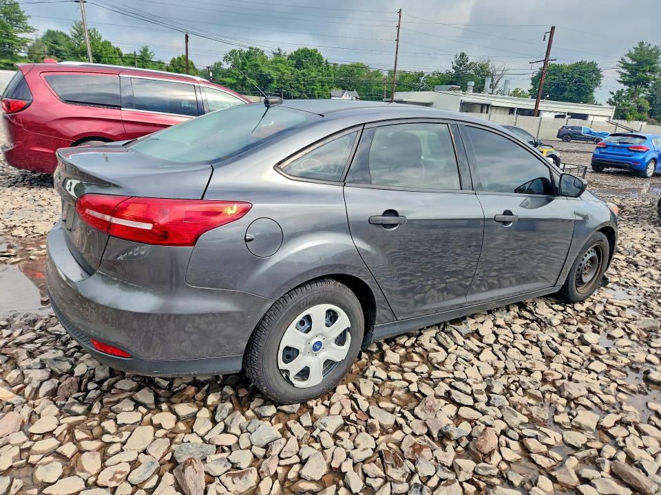 Photo 3 from auction – 2018 FORD FOCUS with VIN 1FADP3E22JL298596