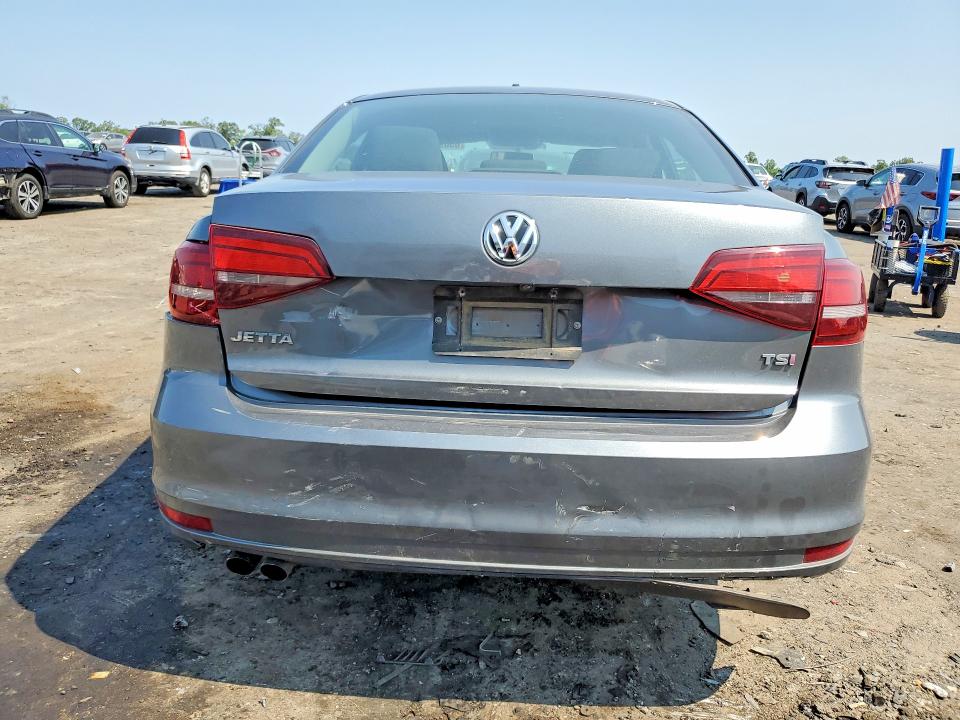 Photo 6 from auction – 2017 VOLKSWAGEN JETTA with VIN 3VW2B7AJ5HM329348