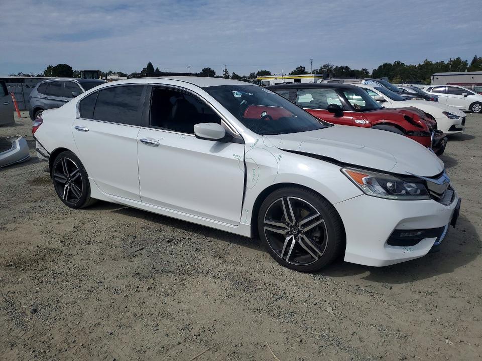 Photo 4 from auction – 2017 HONDA ACCORD with VIN 1HGCR2F18HA138620