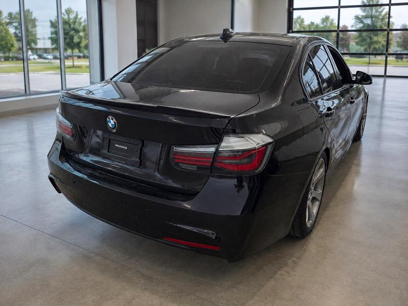 Photo 4 from auction – 2016 BMW 320 with VIN WBA8E1G51GNT34317