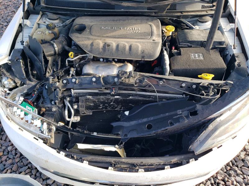 Photo 11 from auction – 2016 CHRYSLER 200 with VIN 1C3CCCCB5GN147595