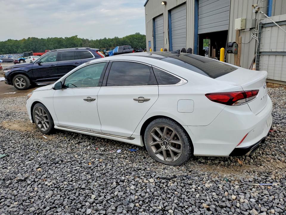 Photo 2 from auction – 2018 HYUNDAI SONATA with VIN 5NPE34AB2JH703169