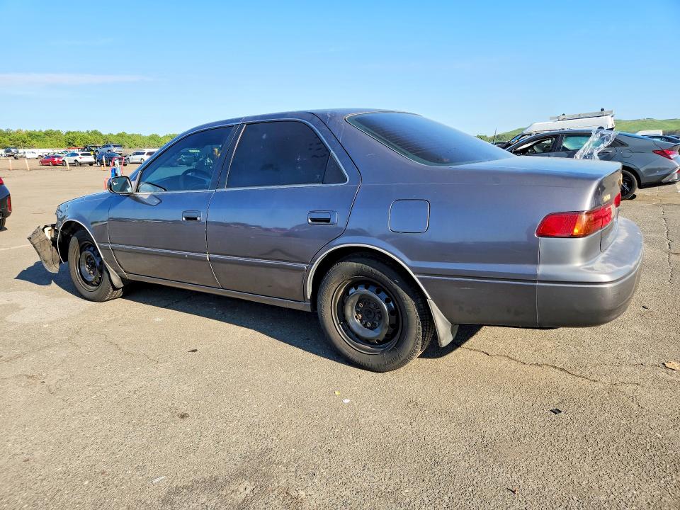 Photo 2 from auction – 1998 TOYOTA CAMRY with VIN 4T1BF22K2WU073451