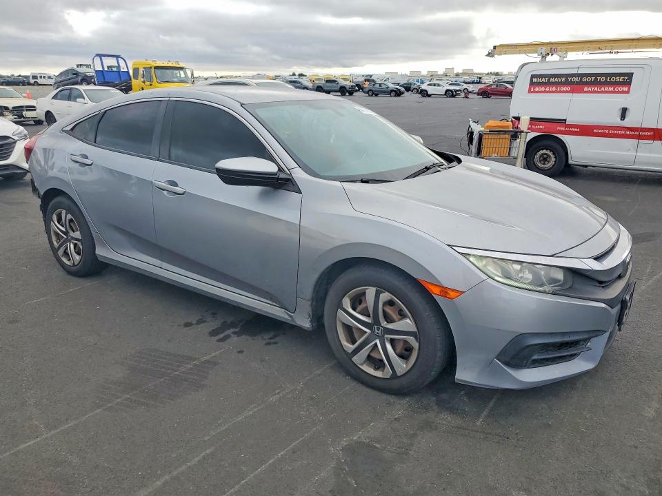Photo 4 from auction – 2018 HONDA CIVIC with VIN 2HGFC2F56JH564797
