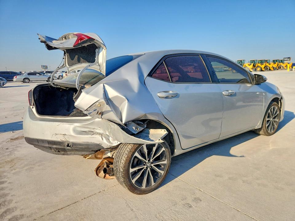 Снимка 3 от търг – 2017 TOYOTA COROLLA с VIN 5YFBURHE1HP674256