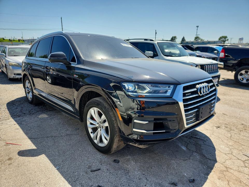 Photo 4 from auction – 2017 AUDI Q7 with VIN WA1LABF7XHD045522