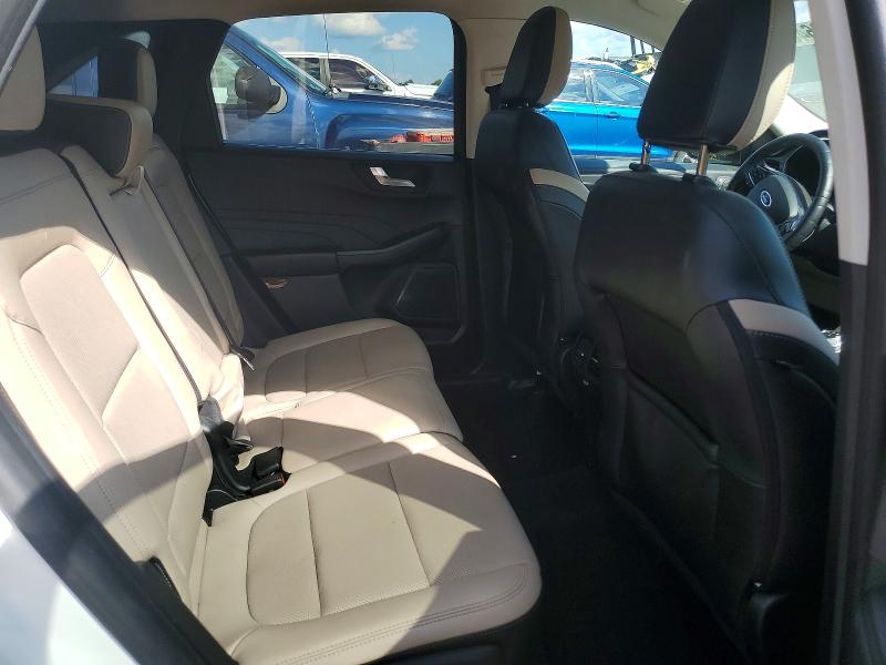 Photo 11 from auction – 2022 FORD ESCAPE with VIN 1FMCU9J97NUA43300