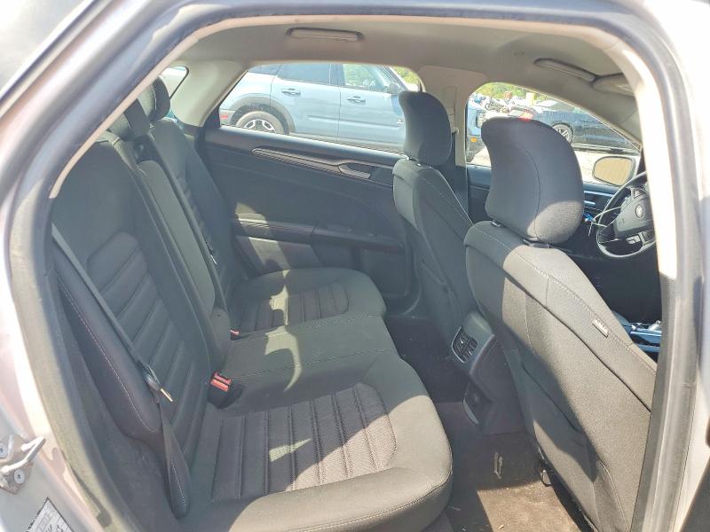Photo 10 from auction – 2019 FORD FUSION with VIN 3FA6P0LU0KR242168